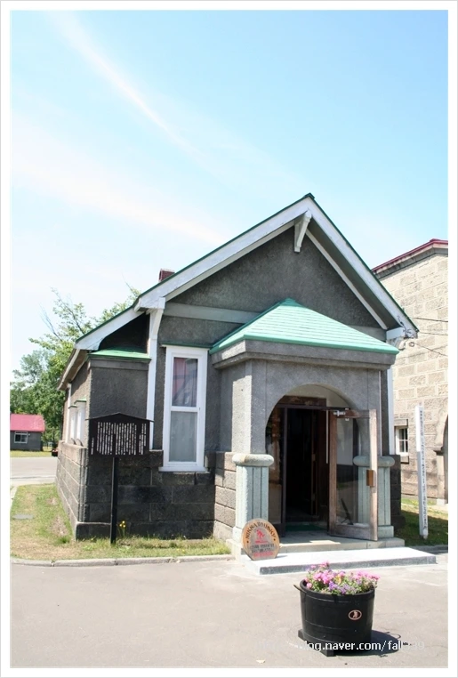 npe1b_fall339.jpg?type=w2