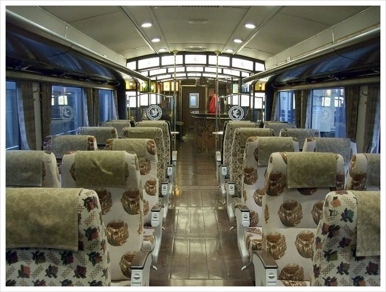 800px-JRKyushu_A-Train_inside01.jpg?type=w1