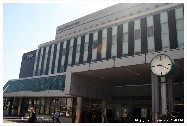 %EC%82%AC%EC%A7%84_008_fall339.jpg?type=w1