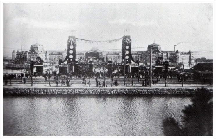 1920px-Tokyo_station_opening_ceremony.jpg?type=w2