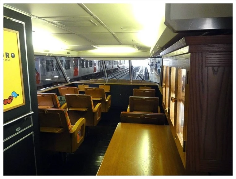 800px-JRK_kiha183-1001_Panorama-seat.jpg?type=w1