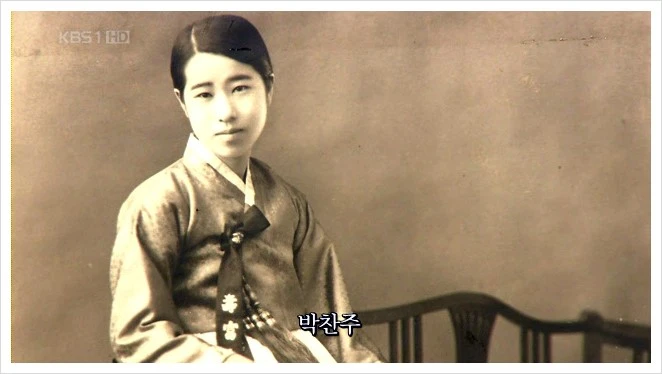 8.15%C6%AF%C1%FD%B4%D9%C5%A5_-_%C1%B6%BC%B1%C8%B2%C1%B7_%C0%CC%BF%EC%2C_%B1%D7%B4%C2_%BF%D6_%BE%DF%BD%BA%C4%ED%B4%CF%BF%A1_%C0%D6%B4%C2%B0%A1.070814.HDTV.XviD-Ental.avi_001551683.jpg?type=w2