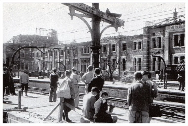 1280px-Devastated_Tokyo_station_building_from_platform.jpg?type=w2
