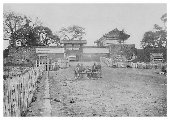 Yotsuya-Mon.jpg?type=w2