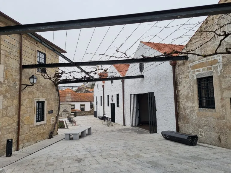 %EC%99%803.jpg?type=w773