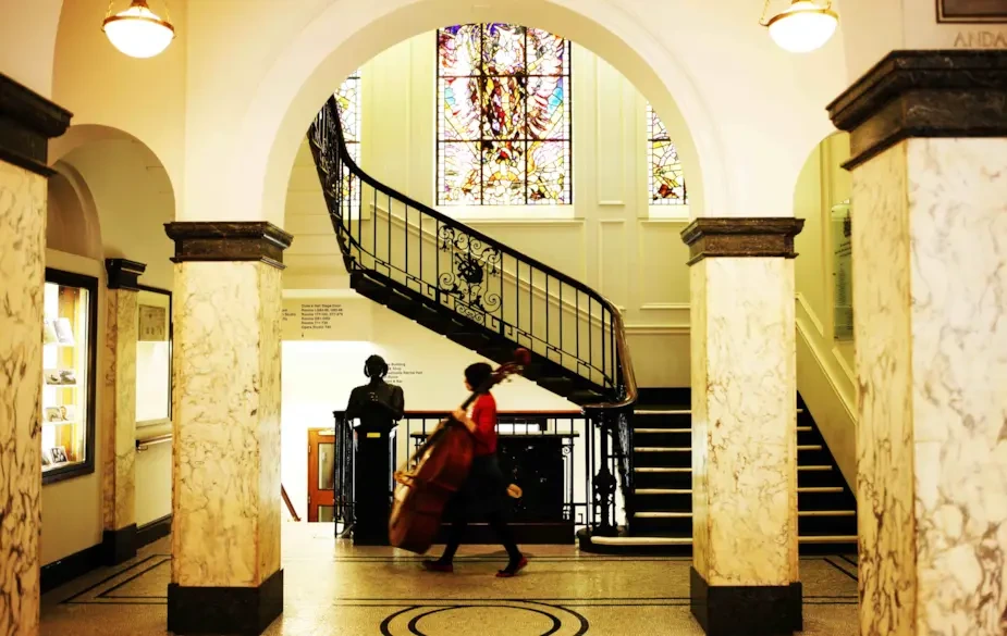 imports_PIA_0-yca7gq6u-100000_92765.jpg?&width=925&height=585&bgcolor=ffffff&mode=crop&format=webp&webp.quality=75&scale=both