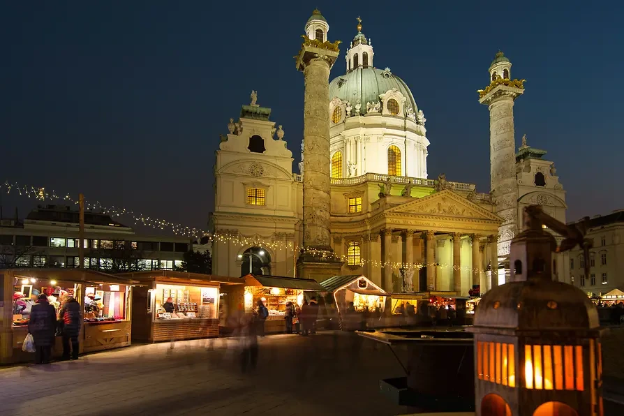 40841-adventmarkt-weihnachtsmarkt-karlsplatz-karlskirche.webp