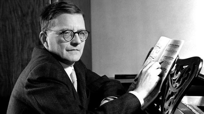 schostakowitsch-dmitrij-komponist-102~_h-364_v-img__16__9__xl_w-648_-be6819cc57a5436fe2e22755fd9495d5c6ac08f6.jpg?version=74858