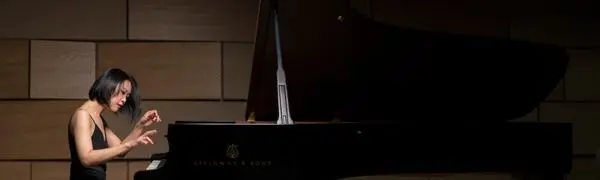 Yeol-Eum-Son034.jpg?w=600&h=180&q=100&auto=format&fit=crop&crop=focalpoint&fp-x=0.1203&fp-y=0.3988&dm=1700557173&s=f8d7acc65152b0a2db4734da013f09e4