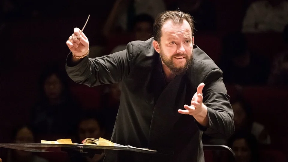 andris-nelsons-dirigent-102-resimage_v-variantBig16x9_w-960.jpg?version=14390