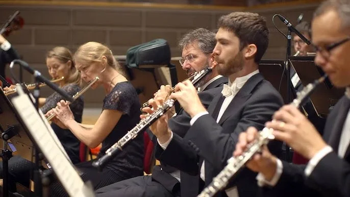 hq720.jpg?sqp=-oaymwE7CK4FEIIDSFryq4qpAy0IARUAAAAAGAElAADIQj0AgKJD8AEB-AH-CYAC0AWKAgwIABABGGUgUShEMA8=&rs=AOn4CLA-qPQBeMB-9uiSVAQKNwZk-KrIwQ