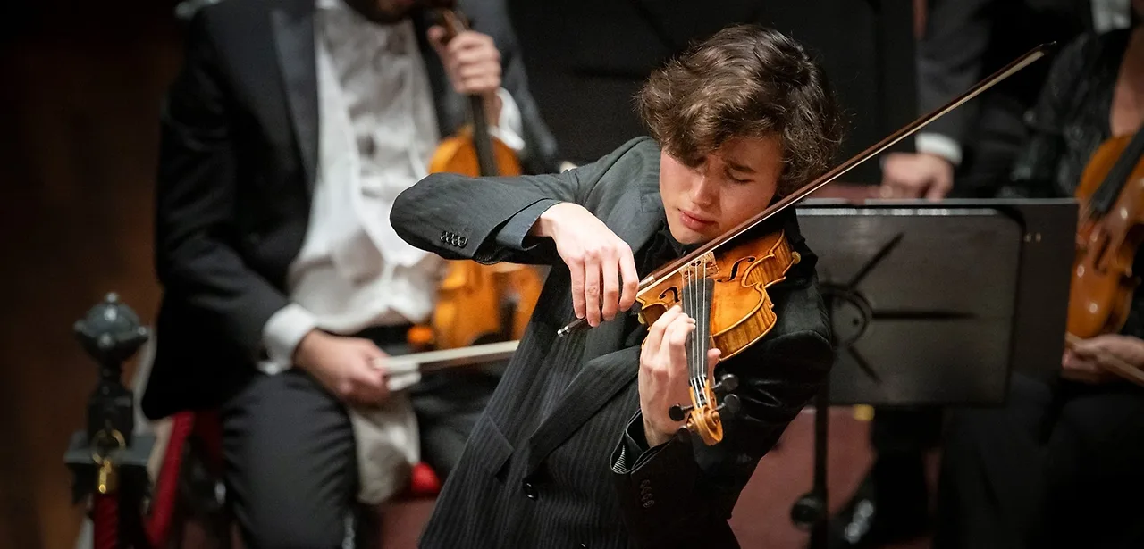 Daniel-Lozakovich-c-Simon-van-Boxtel-2.jpg?stamp=2403141045&tag=2xl