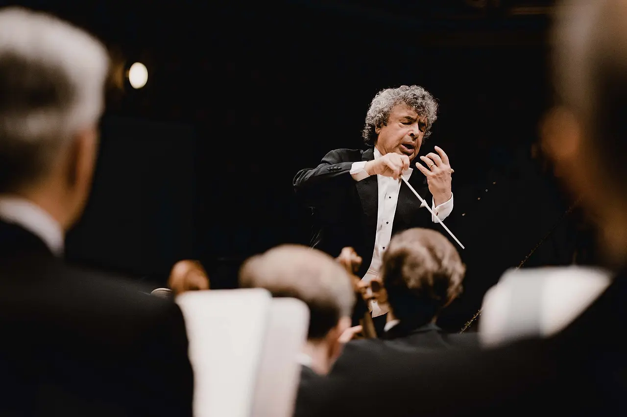 Bychkov-Czech-Phil_c-Marco-Borggreve-10.jpg?x53476