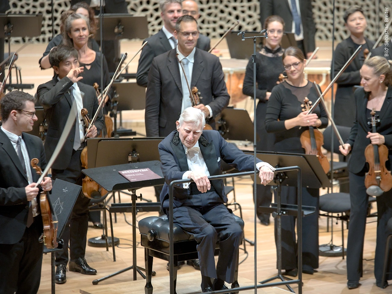 517597597_1776938099620842_7653442383882973163_n.jpg?_nc_cat=107&ccb=1-7&_nc_sid=127cfc&_nc_ohc=rDZKvRbiktEQ7kNvwFahiLl&_nc_oc=Adngx9qgd9v-LbhUTmry0qtQ-WX7R43NwhhrqIFLwyDJHbdSjiHSPIqrX5tBJng6EEE&_nc_zt=23&_nc_ht=scontent.fvie2-1.fna&_nc_gid=jQKj4e3UcybcWyhceEYQYA&oh=00_AfYRmcLvybK_29OfAWfFHikLywXYFXCAgyxjlZHeFqCoyQ&oe=68C25A39