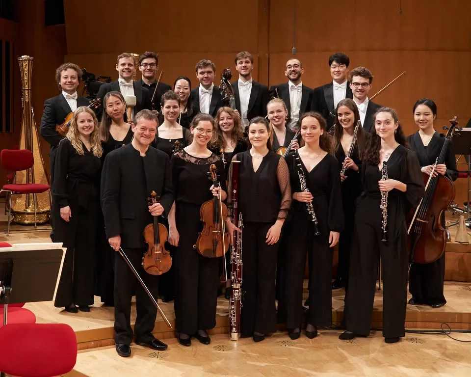 471051914_893405382780685_5353279998746233134_n.jpg?stp=dst-jpg_s960x960_tt6&_nc_cat=109&ccb=1-7&_nc_sid=cc71e4&_nc_ohc=AI6N87g5CpsQ7kNvwGdxLa9&_nc_oc=AdnQrc9BCWjQguhO_Q3eaxE7BM8U3fQGT0bQgLNJfvEy7pgo40VEntfBSQ2V0cMzFgE&_nc_zt=23&_nc_ht=scontent.fvie2-1.fna&_nc_gid=gvRbv2UbNxCFfOmlhKQ3mA&oh=00_Afe1UN5Ilu99dZ705d0Lv2cyr1OgiFagsH2fTEyaN7uDug&oe=68F30AC4