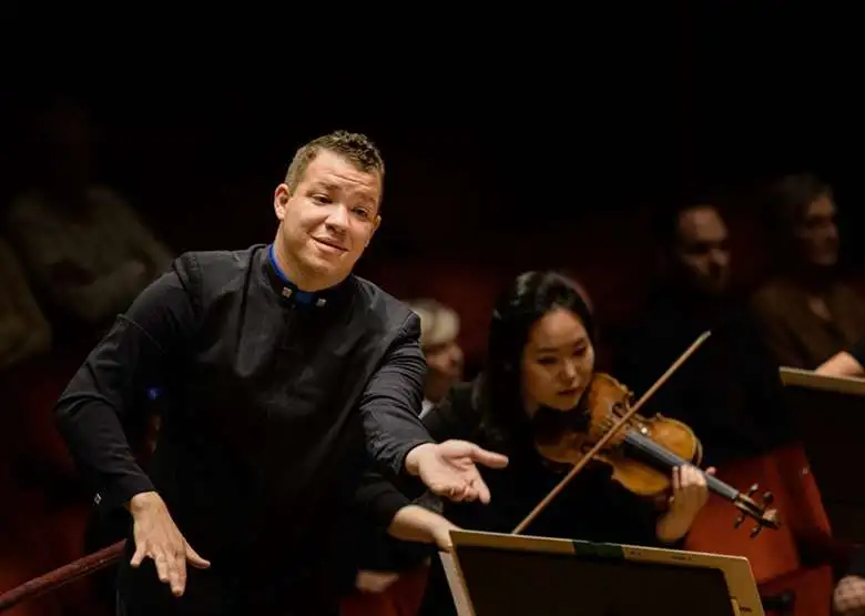 ryan-bancroft-conducts-the-royal-stockholm-philharmonic-orchestra-august-2019-jan-olav-wedin.jpg?&width=780&quality=60