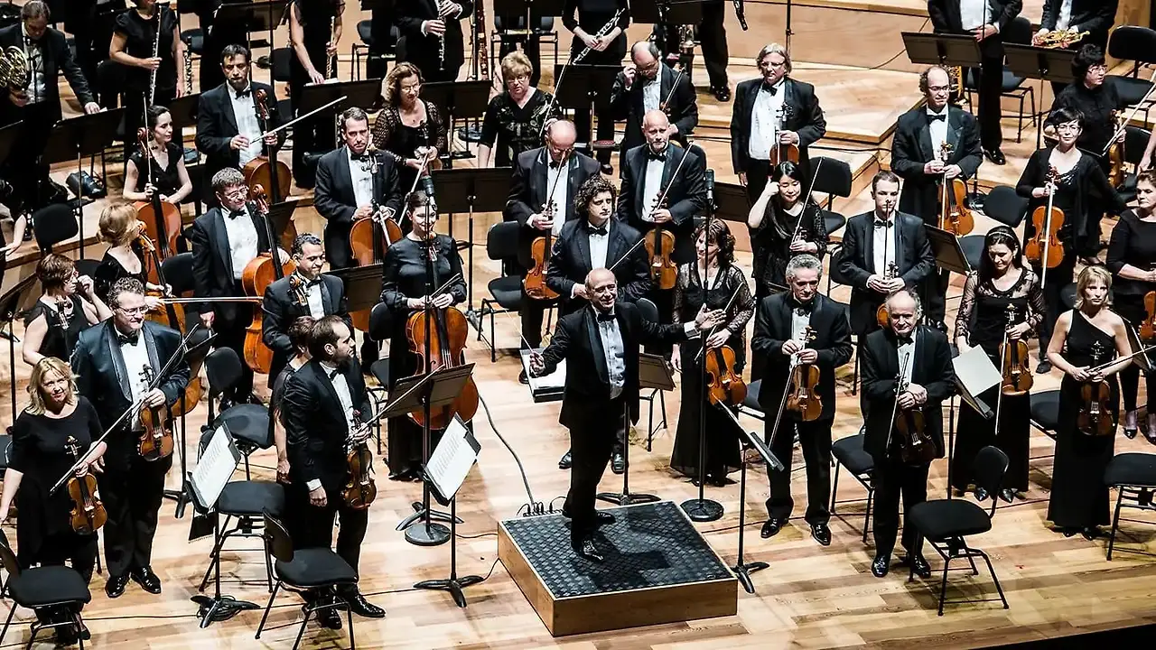 image?url=https%3A%2F%2Fwww.datocms-assets.com%2F82489%2F1707913379-budapest-festival-orchestra.webp%3Far64%3DMTY6OQ%26fit%3Dcrop&w=3840&q=75