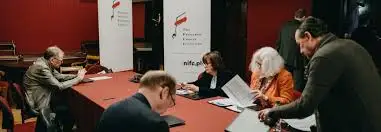 images?q=tbn:ANd9GcR6dxMb1_vhBOPRMBB63znuCLe_Q6bwhHsSqQ&s