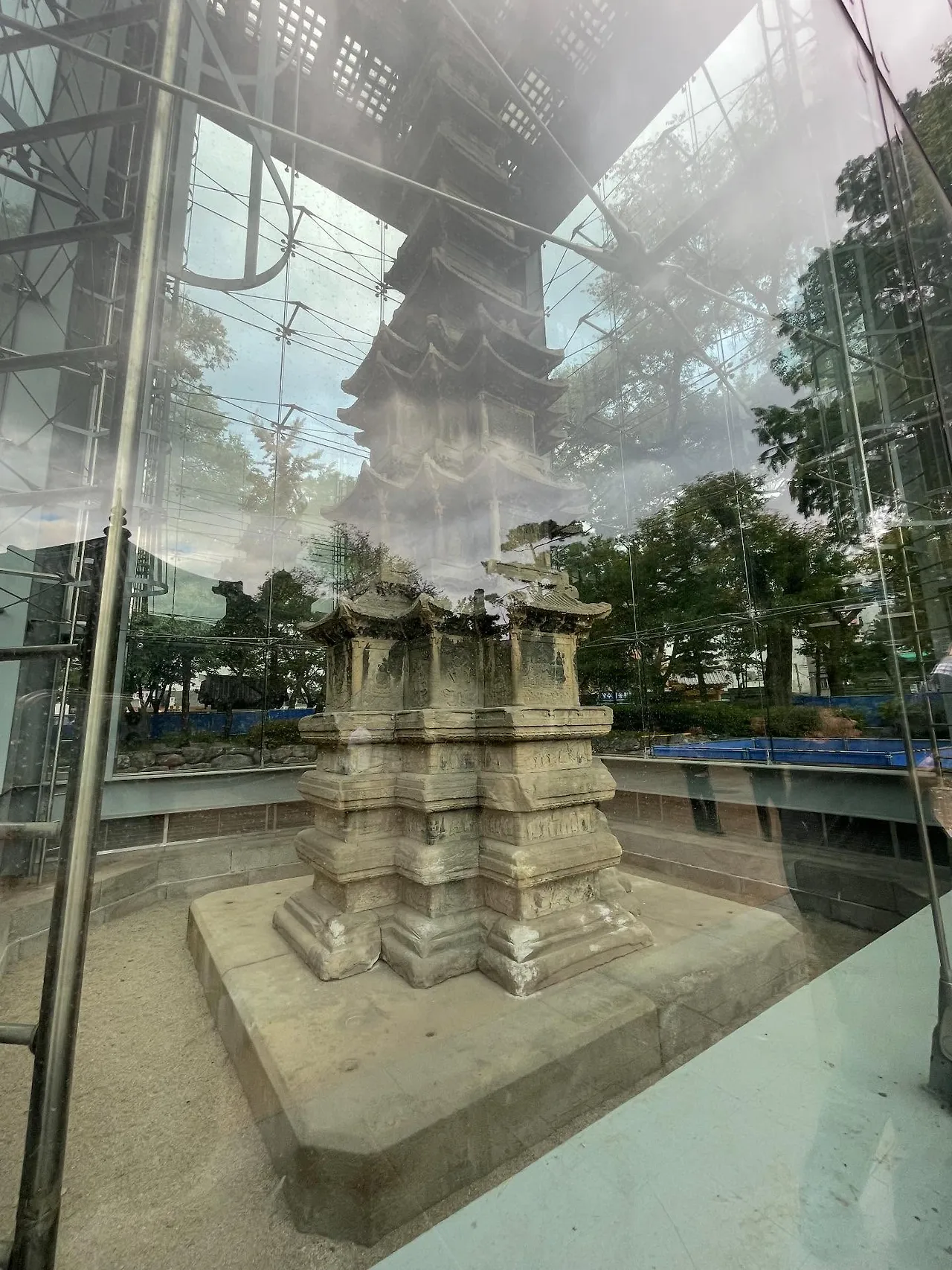 486637553_17889539496213457_1947292480621976200_n.jpg?se=-1&stp=dst-jpegr_e35_tt6&efg=eyJ2ZW5jb2RlX3RhZyI6InRocmVhZHMuQ0FST1VTRUxfSVRFTS5pbWFnZV91cmxnZW4uMTQ0MHgxOTIwLmhkci5mNzU3NjEuZGVmYXVsdF9pbWFnZSJ9&_nc_ht=scontent-gmp1-1.cdninstagram.com&_nc_cat=101&_nc_oc=Q6cZ2QEelY67lccwHWUk2f1ZJFs8JBBAfx2pHUXRzyrNF973qRLJSnueYq-xS_fzW0qpvmY&_nc_ohc=eA8qaJ_Di7cQ7kNvwGCQX17&_nc_gid=9JOAb3Kz-wd28qTqrf-i0w&edm=AAGeoI8BAAAA&ccb=7-5&ig_cache_key=MzU5NzA0ODM5MTE0MDI3OTk5Ng%3D%3D.3-ccb7-5&oh=00_AfGoWumo1V0TAhyVJQ81qZ2dvHJ_VBxGv15fxGpgNeEZOg&oe=67FFDA7D&_nc_sid=b0e1a0