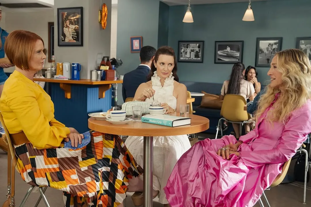 712738078_캐리&프렌즈_1@ andjustlikethatcostumes (1).jpeg