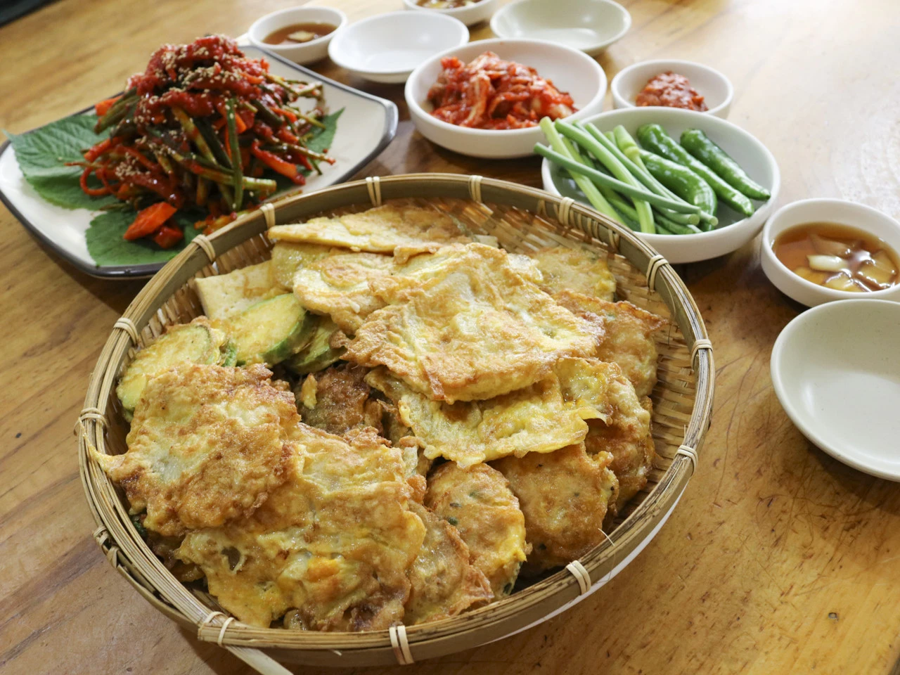 407148567_download (1).jpeg