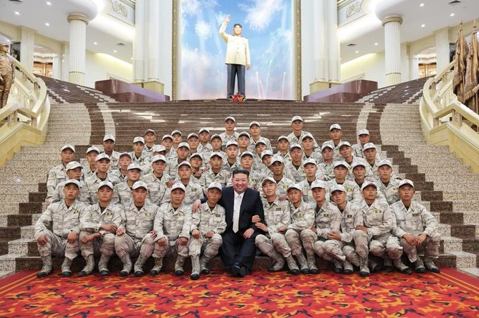 북한 우상화 2.jpeg