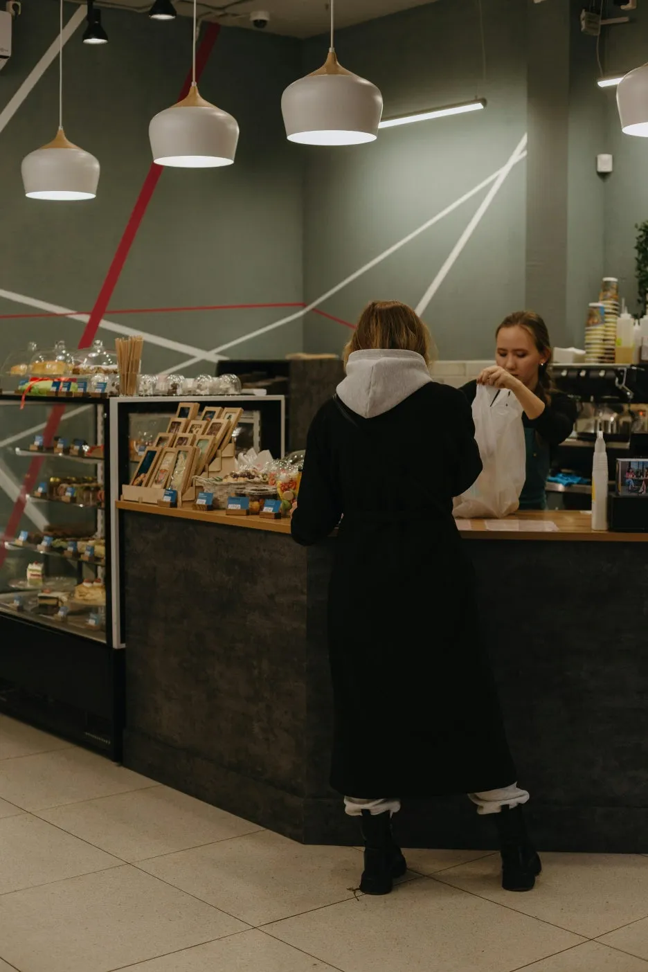 pexels-matvalina-18902713.jpg?type=w1