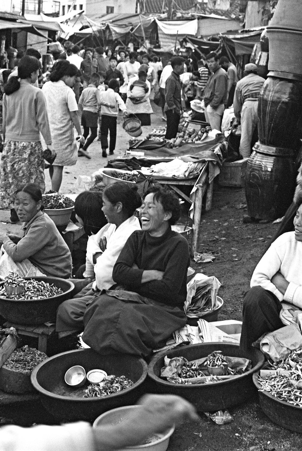 19701001-1612- 서대문시장.JPG