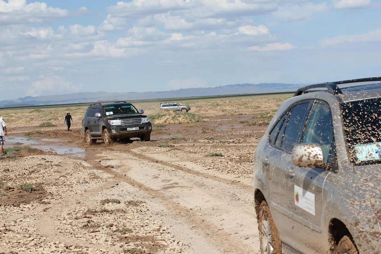 27 진츩에 빠진 차 03.JPG