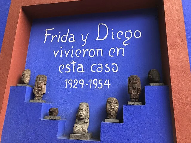 Frida_Kahlo_Museum,_Entrtance_of_the_Casa_Azul.jpg?type=w773