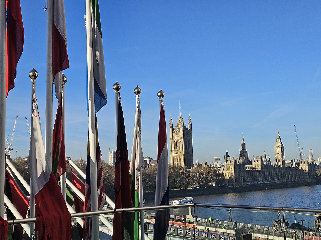 img.jpg?credential=yqXZFxpELC7KVnFOS48ylbz2pIh7yKj8&expires=1767193199&allow_ip=&allow_referer=&signature=C%2FSSZEldGQ7JrfaxaoIzioJALIA%3D