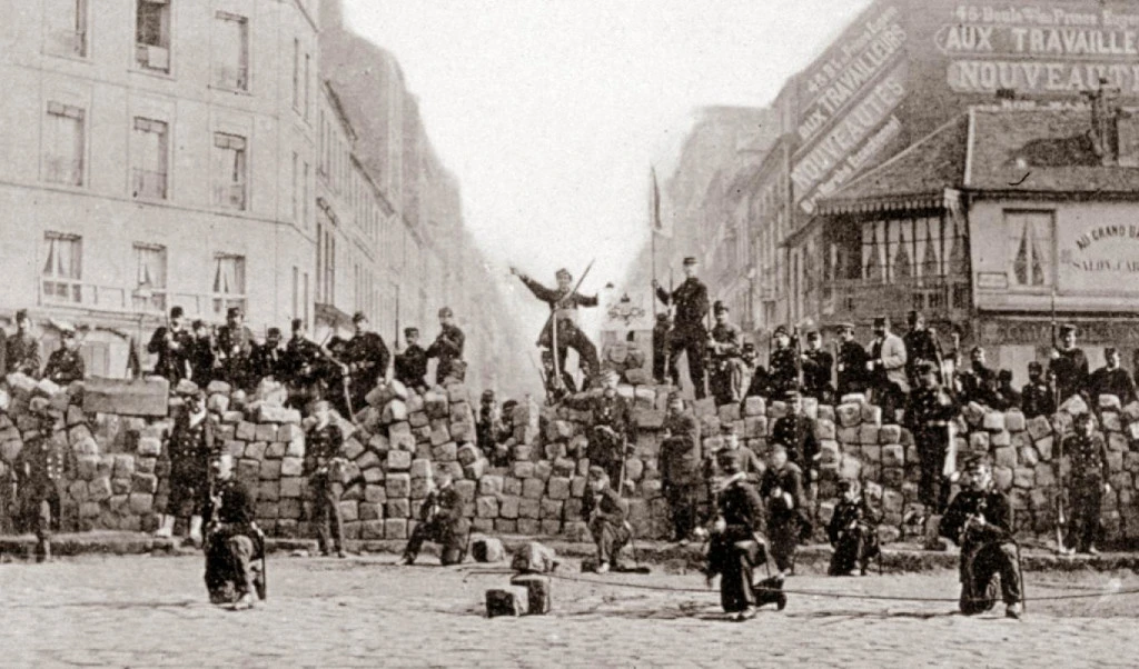 02-Commune-de-Paris-barricade-de-la-Chaussee-Menilmontant-le-18-mars-1871ado.jpg?type=w3840