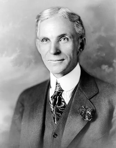 376px-Henry_ford_1919.jpg