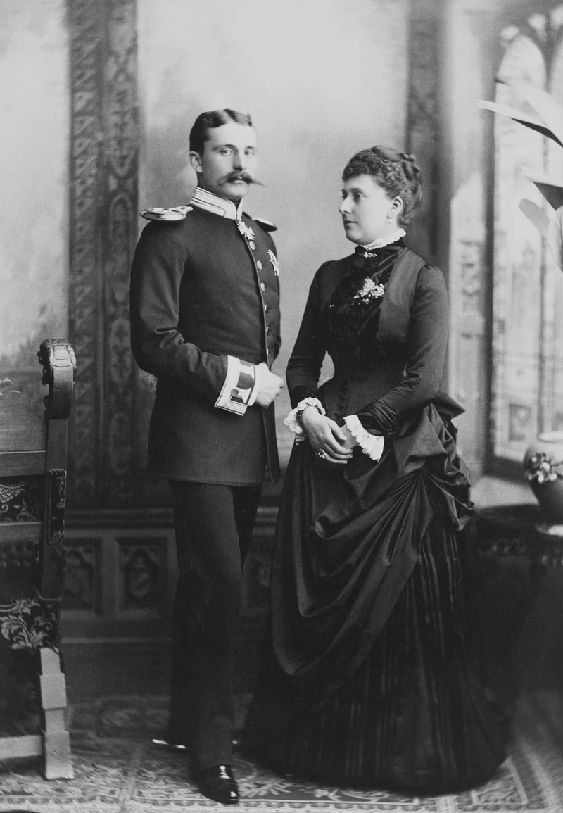 Prince_Henry_of_Battenberg_and_Princess_Beatrice.png