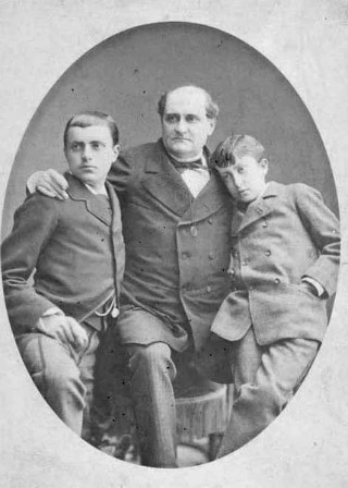 429px-PrinceNapolon_Bonaparte_and_his_two_sons.jpg