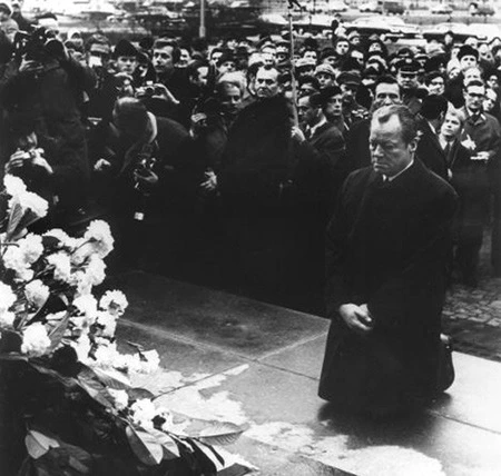 2304694955DFEEC3121A50