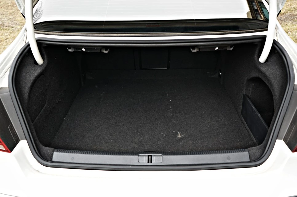 DSC05366_copy.jpg?type=w966