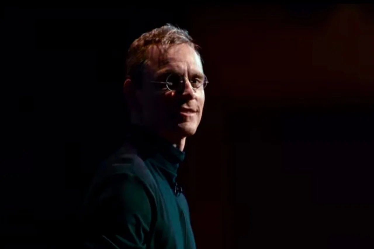 20150518143433-michael-fassbender-first-steve-jobs-trailer-iconic-black-turtleneck.jpeg