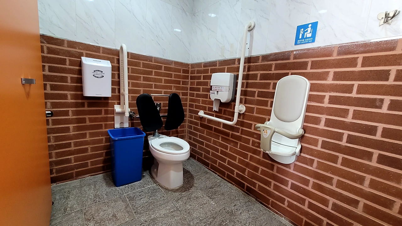10-장애인화장실.heic