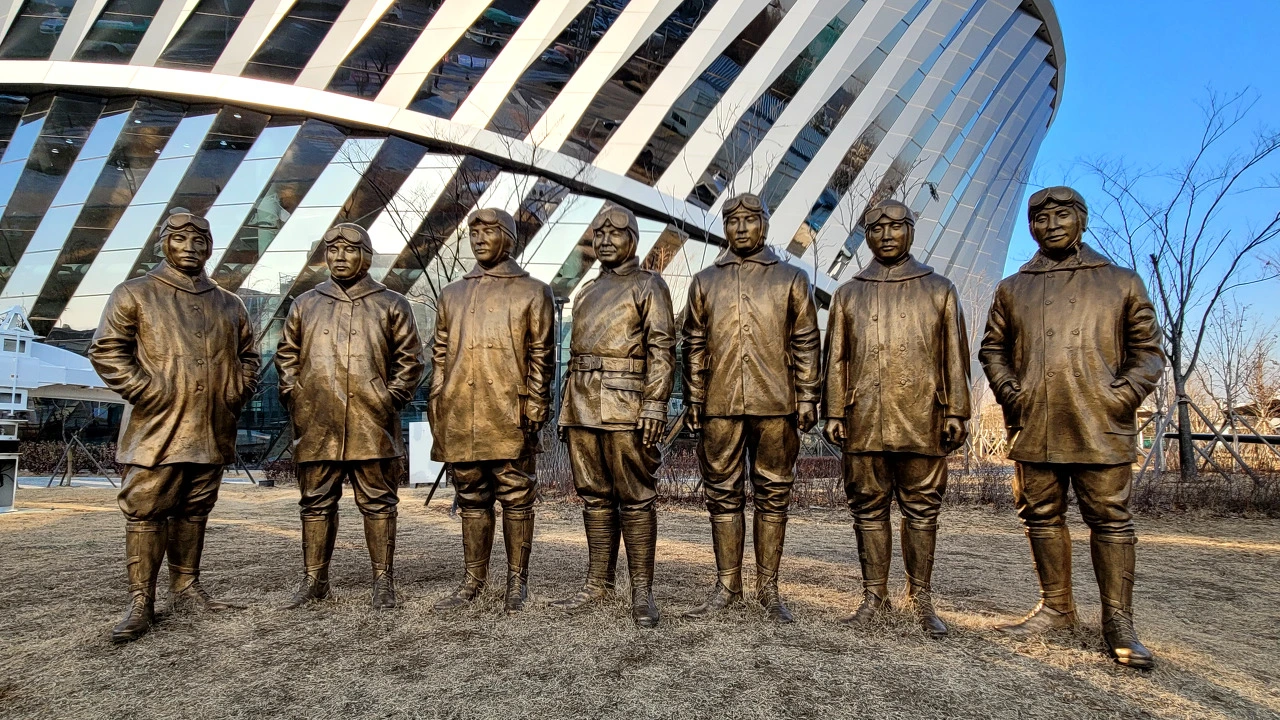 7-일제강점기 최초 한인비행 정사들.heic