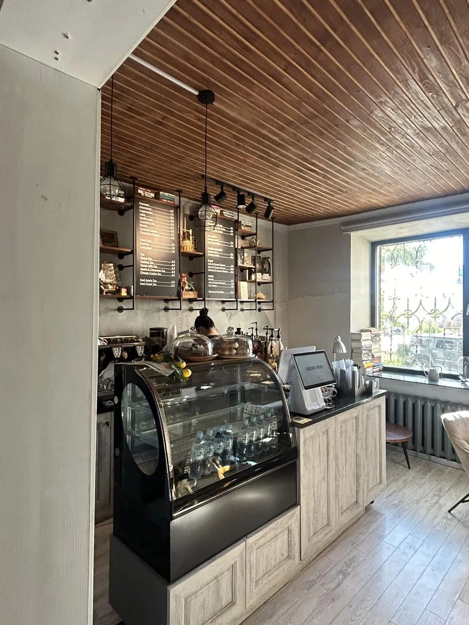 461594040_8957457350973041_8097842918032196656_n.jpg?stp=cp6_dst-jpg_p960x960&_nc_cat=105&ccb=1-7&_nc_sid=833d8c&_nc_ohc=iocBDTHHicoQ7kNvgFQAEK6&_nc_zt=23&_nc_ht=scontent.fuln4-2.fna&_nc_gid=AehP3iD9gjrUIp-Wki762Mg&oh=00_AYBzdqTuO_Uw_KuaL49SzxS8q32q-fBTDavjzHQ1BvmY9g&oe=6722B617