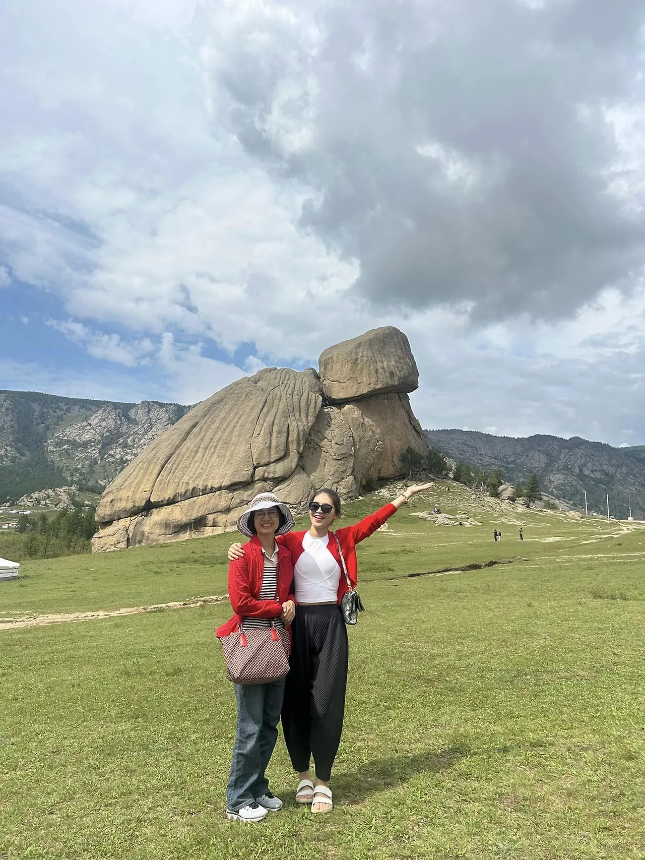 456210825_8671032649615514_3554870691161192146_n.jpg?stp=cp6_dst-jpg&_nc_cat=103&ccb=1-7&_nc_sid=833d8c&_nc_ohc=NrSSYeEh13wQ7kNvgFWRMjm&_nc_zt=23&_nc_ht=scontent.fuln4-3.fna&_nc_gid=AMRPpyRod_7qTIpXubQSNPS&oh=00_AYBtI-2E97HNLcmayJ0_DGzJngP0GCc63VkY6SbdBCBouQ&oe=6722A41F