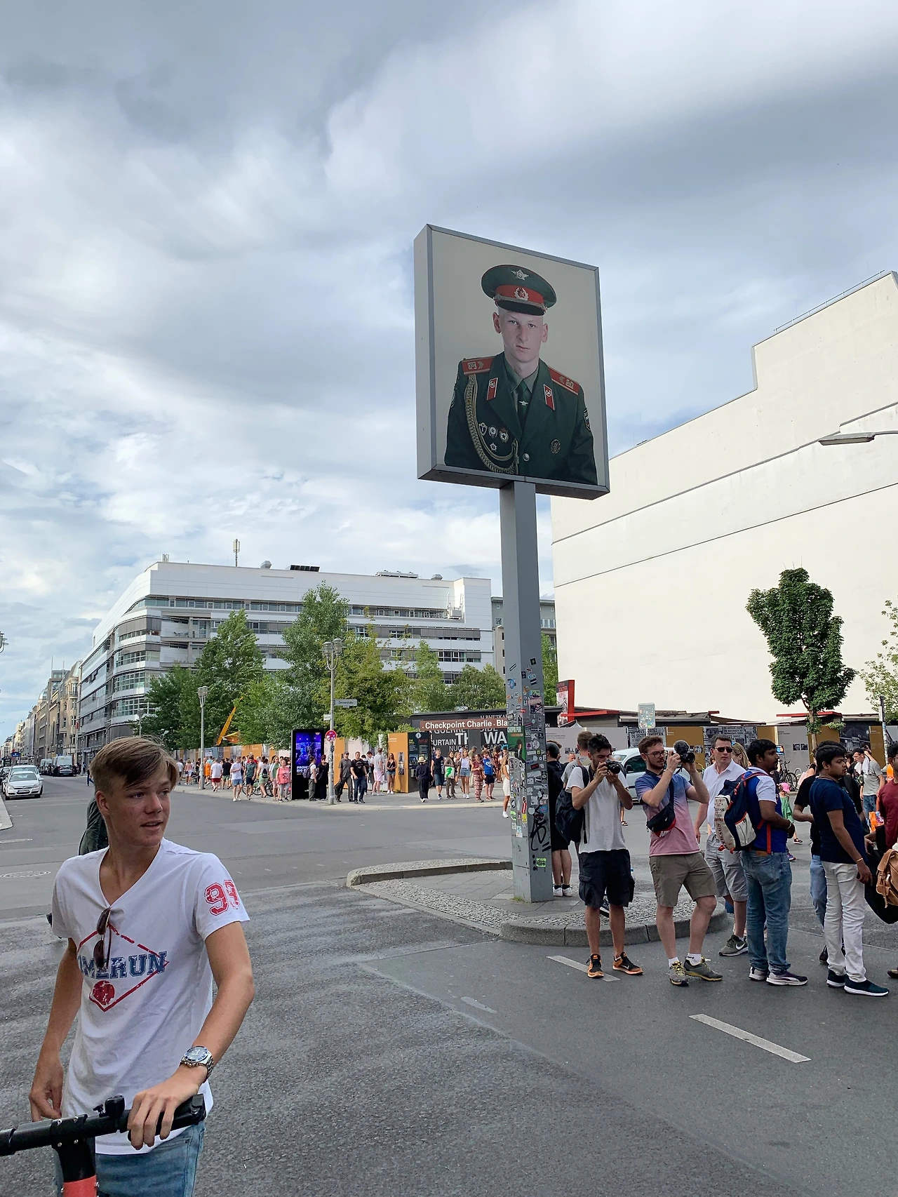 07 Berlin check point charly.jpeg