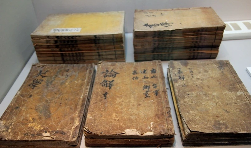 2125584155DEE1410B17DC