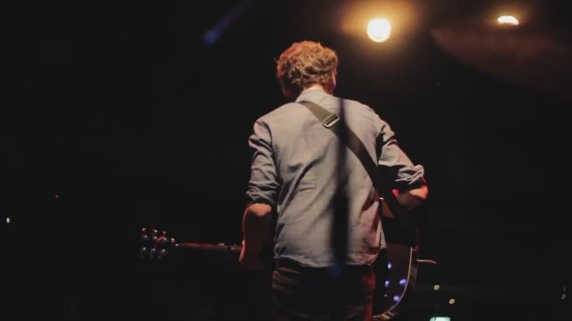 passenger-let-her-go-official-video_7242435-56440_640x360.jpg