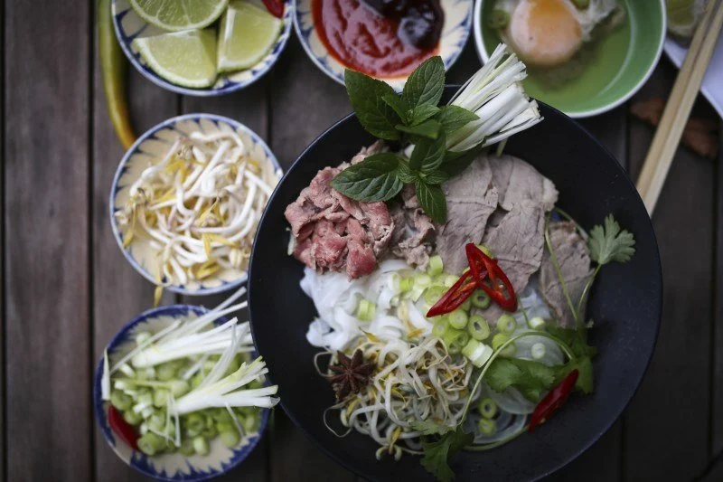 vietnam_hanoi_vietnamese_rice_noodles-463365867.jpg?type=w1200