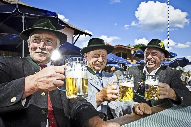 germany_bavarians_in_the_beergarden.jpg?type=w1200