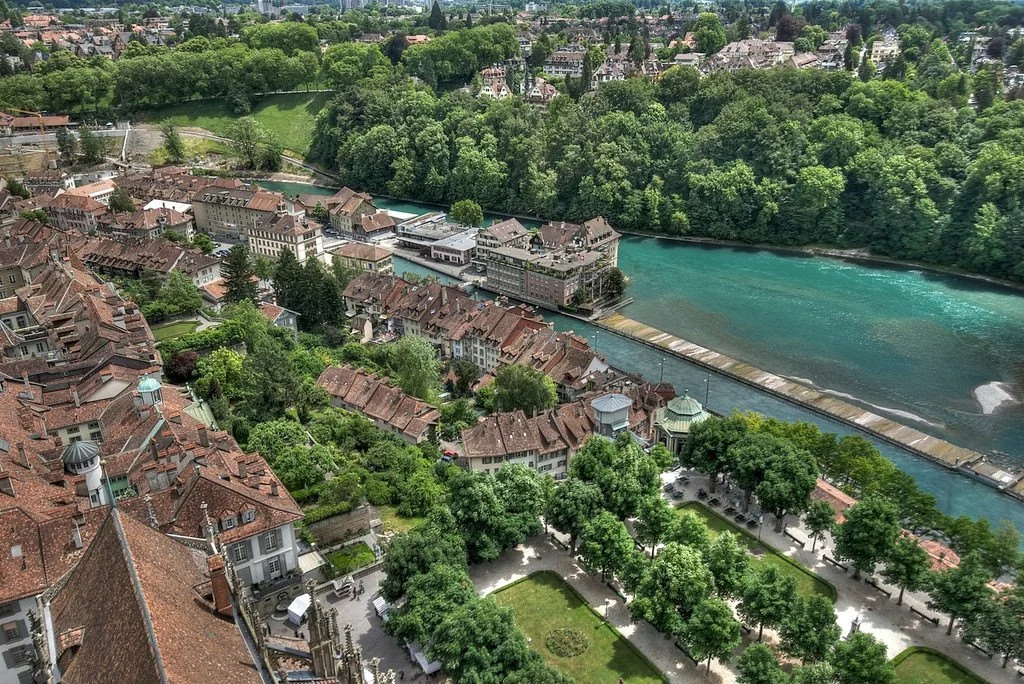 3678734195_080396fc5f_b.jpg?type=w1200