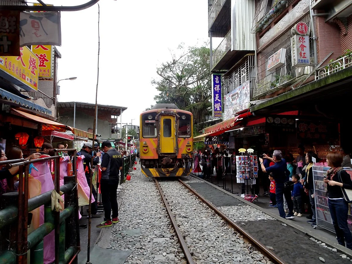 %EC%8A%A4%ED%8E%80_Flickr_Claire_Backhouse.jpg?type=w1200