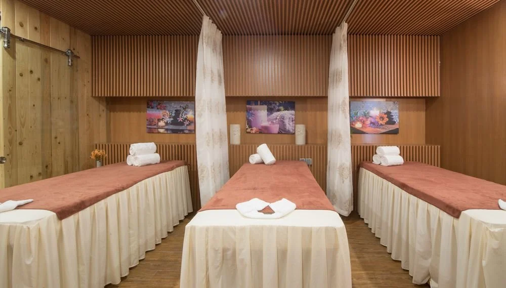 7a13bc5f_z.jpg?type=w1200